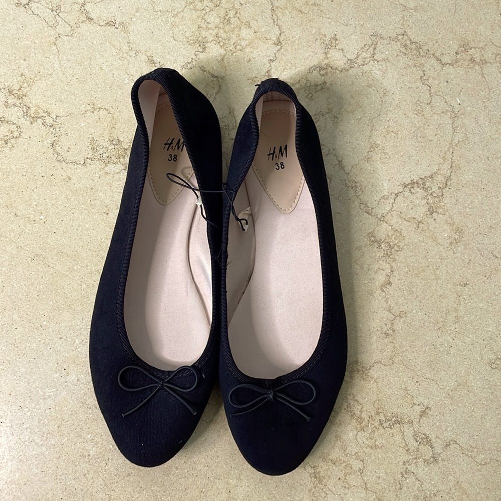H & M black size US 7/size 38 sueded ballet flats